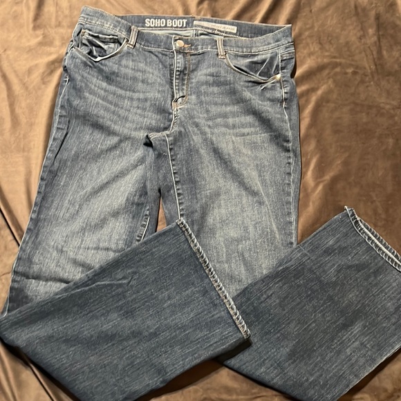 DKNY boot cut jeans 12 - Picture 1 of 8